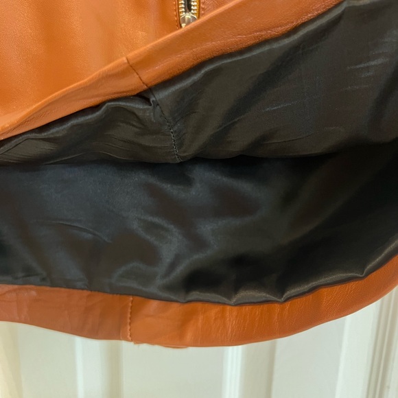 Lamb leather Brown Mini Ruffle Accent Understated Leather Austin TX Medium - Picture 5 of 12